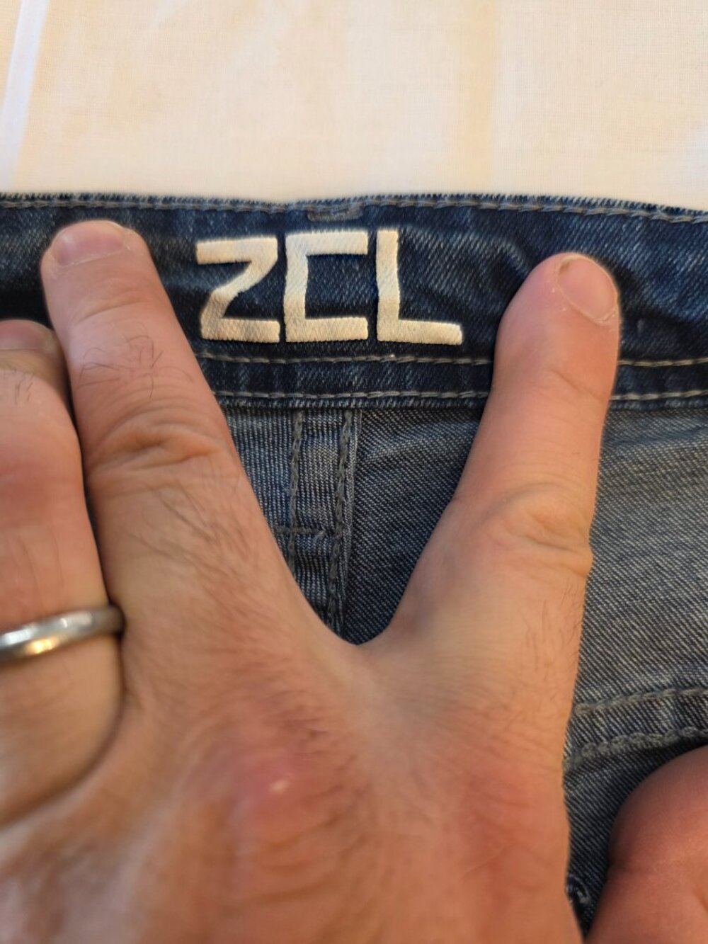 ZCL Men's Distressed Cross Patch Denim Jeans Light Wash Blue Size 30 Streetwear - Picture 9 of 16